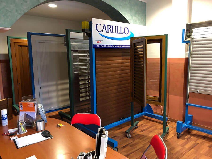 Carullo Srl Ripariamo, installiamo e mototorizziamo errande, porte per garage, tapparelle e zanzariere in Abruzzo, Marche e Molise, e ti offriamo un pronto intervento in 24h